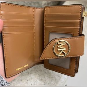COPY - Michael Kors Compact Wallet